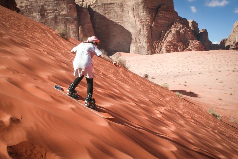 Circuit en 4x4 de 03 heures dans le Wadi Rum (avec ou sans nuitée) (WR-JHT-002)